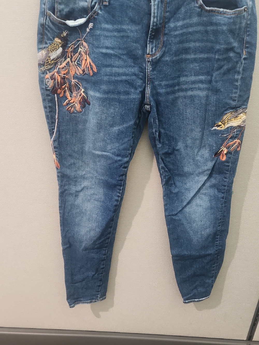 Driftwood Jackie Embroided Jeans Size 32 - Picture 4 of 16